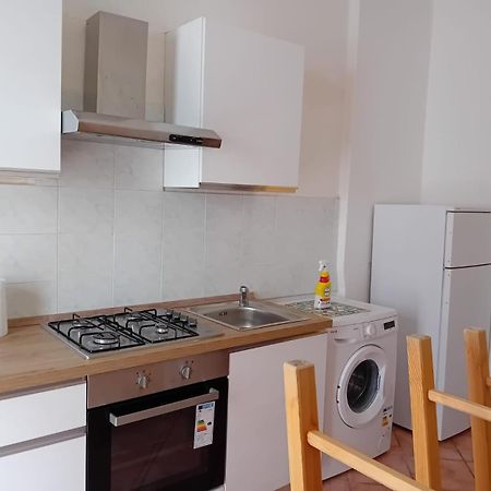 Love House - Apartment On The Beach Pescara Bagian luar foto