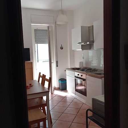 Love House - Apartment On The Beach Pescara Bagian luar foto