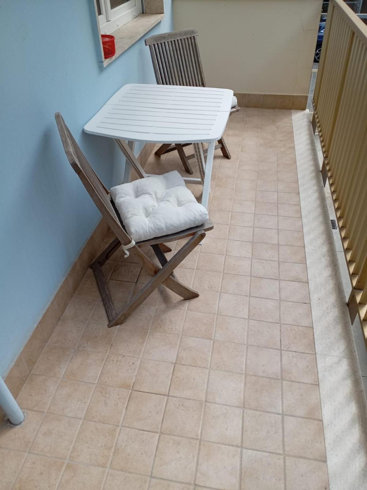Love House - Apartment On The Beach Pescara Bagian luar foto